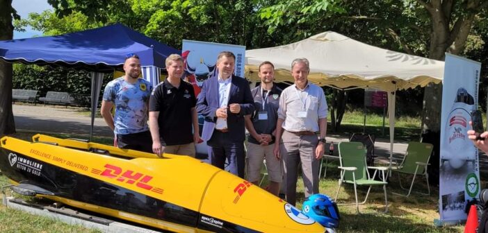 v.l.n.r.: Nico Semmler, Tobias Knoch - Vorstandsvorsitzender des LSB, Wirtschaftsminister Sven Schulze, Trainer Birk Lösche, Präsident des RBSV Dr. Ronald Brachmann